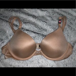 Victoria’s Secret Very Sexy Push-up Bra (nude)